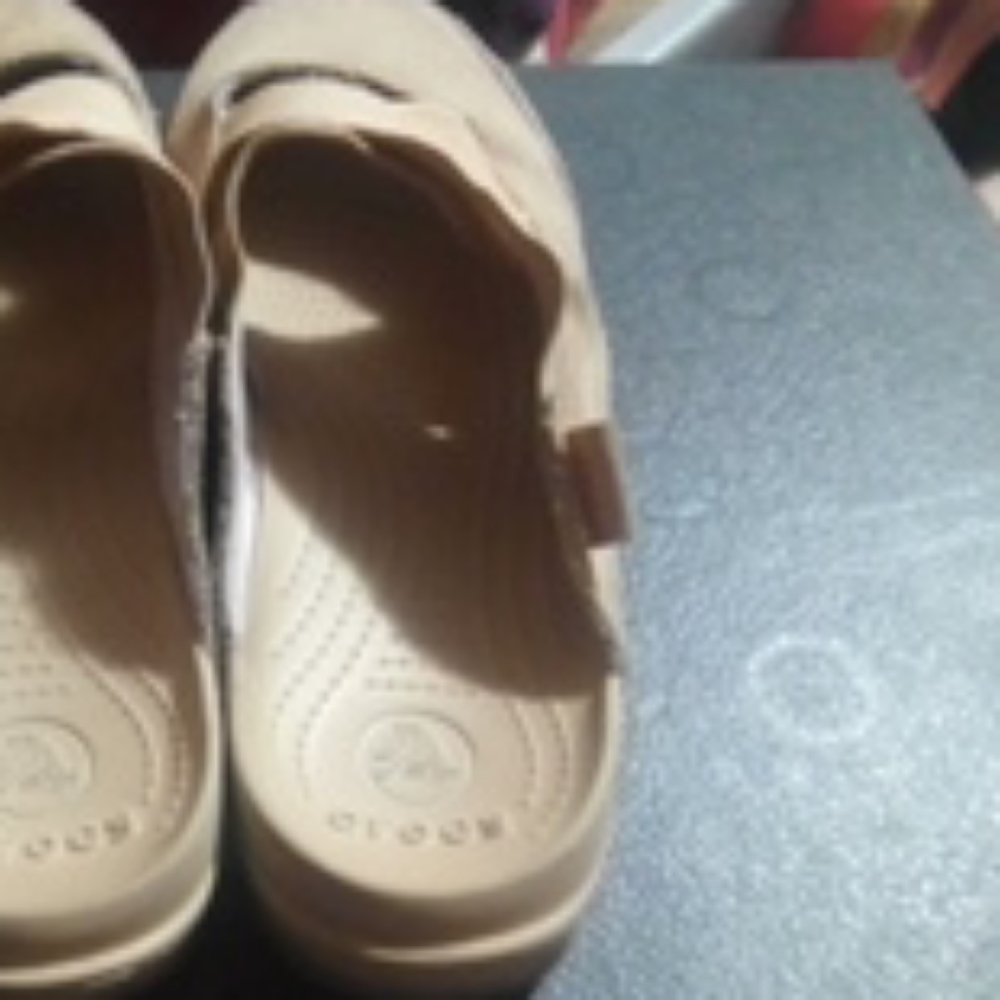 Crocs - Picture 2 of 3